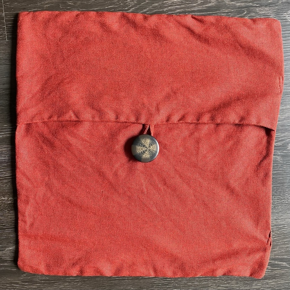Set Of 2 Pottery Barn Red Rust Linen Cushion Covers‎ 18" Button Boho Farmhouse - Picture 3 of 10